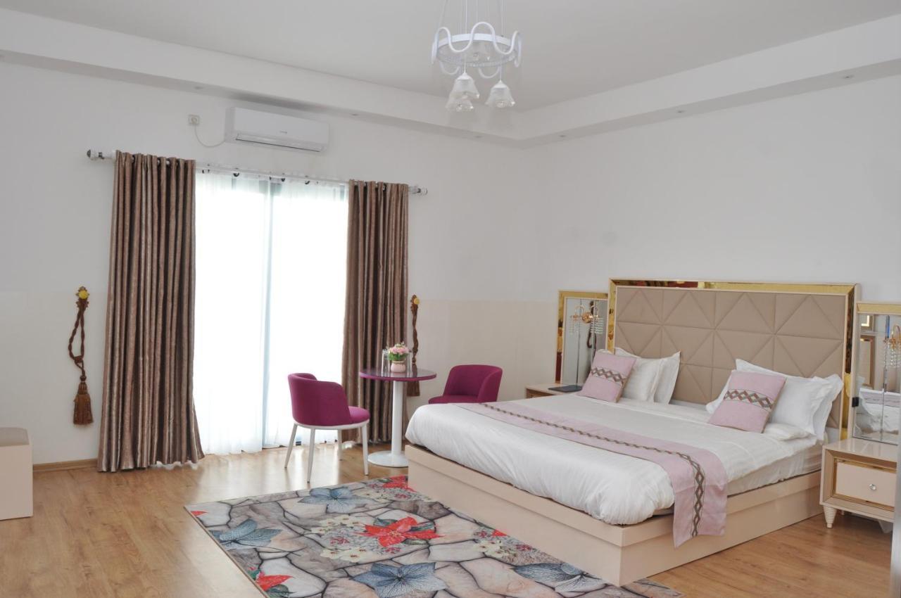 Hotel Sky Blue Mada Alasora Dış mekan fotoğraf
